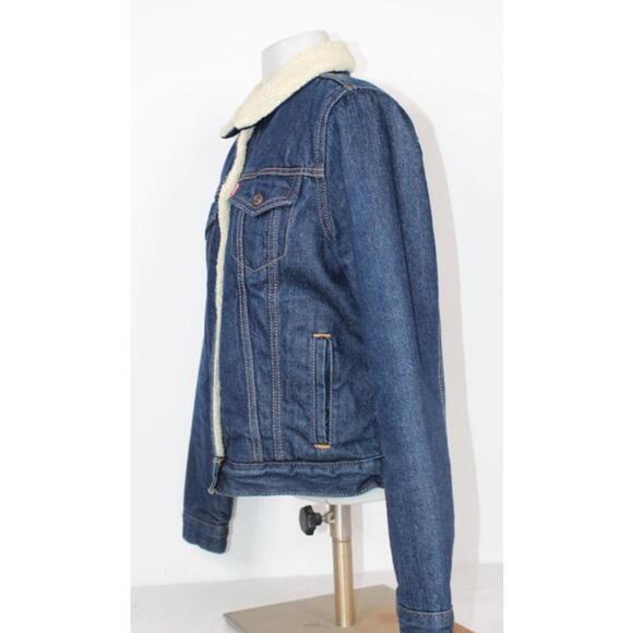 Levi’s Type III Sherpa Lined Trucker Jacket Woman’s Medium Blue Denim Snap Close - Picture 3 of 10